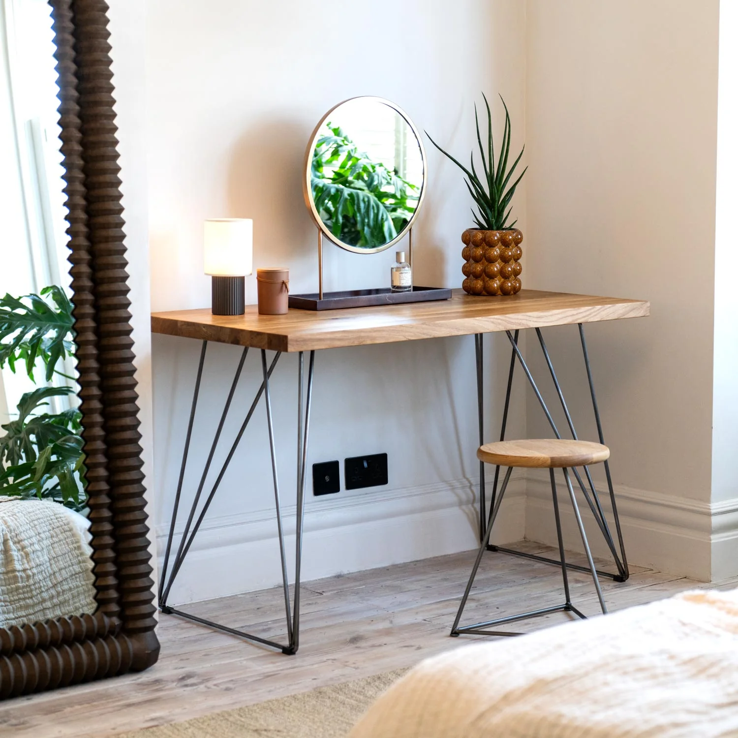 Hairpin Wireframe Legs | 71cm Table - Image 6